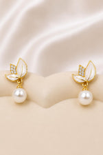 Load image into Gallery viewer, Pearl Wing Stud Earrings