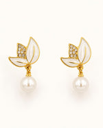 Load image into Gallery viewer, Pearl Wing Stud Earrings
