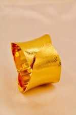 Load image into Gallery viewer, Golden Crinkle Wide Cuff