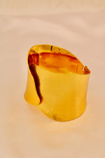 Load image into Gallery viewer, Golden Crinkle Wide Cuff
