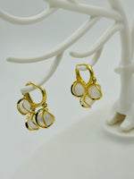 Load image into Gallery viewer, Ruvique Pearl Petal Hoop Earrings