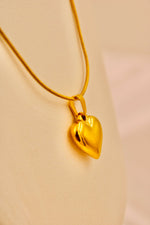 Load image into Gallery viewer, Aurum Heart Pendant Necklace