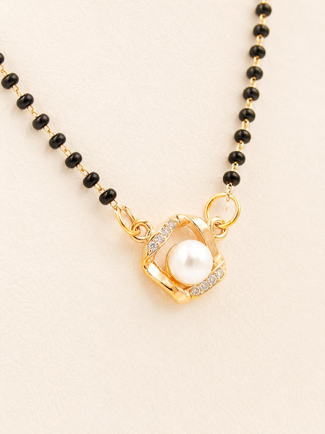 Pearl Bloom Mangalsutra Set