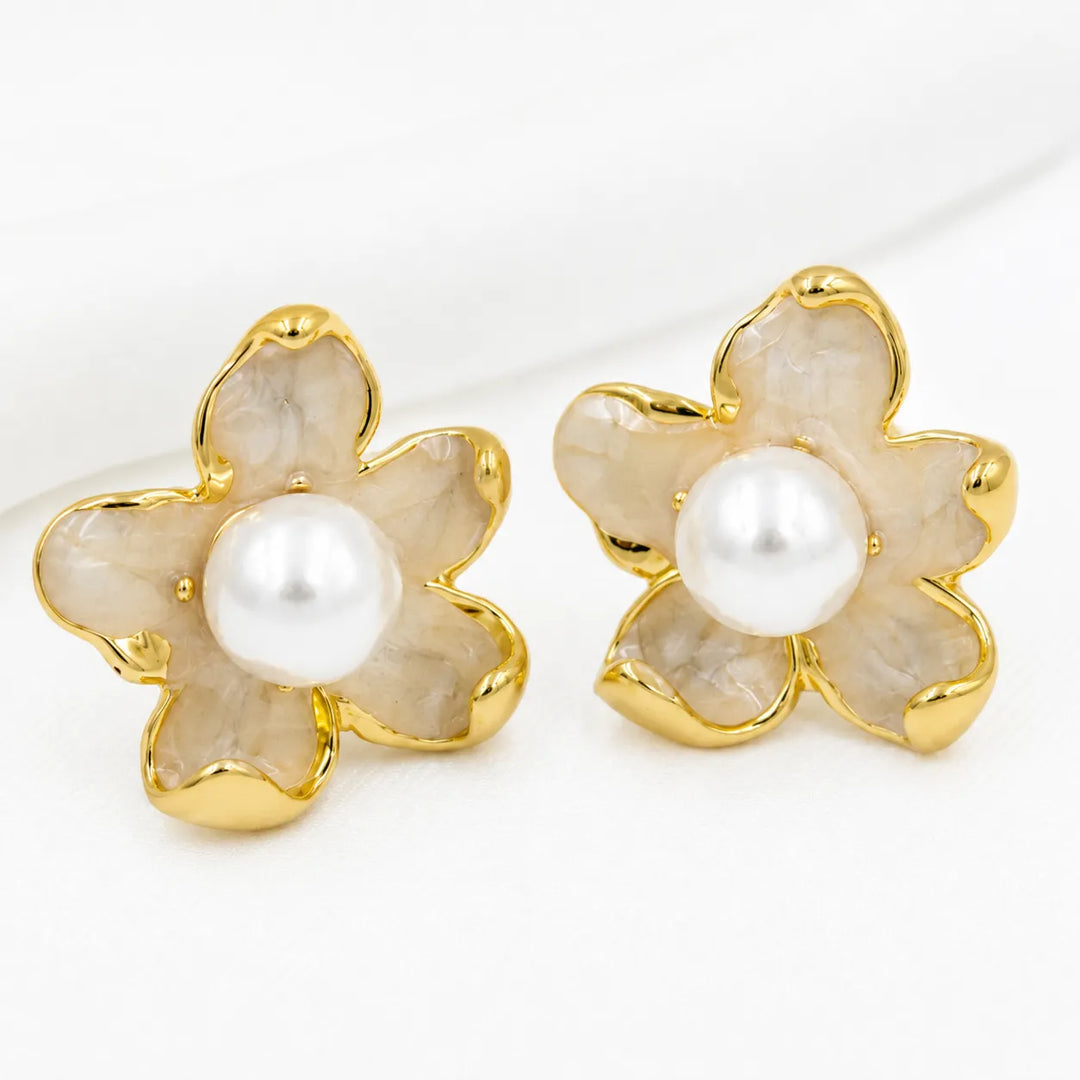 Ivory Shell Flower Pearl Stud Earrings