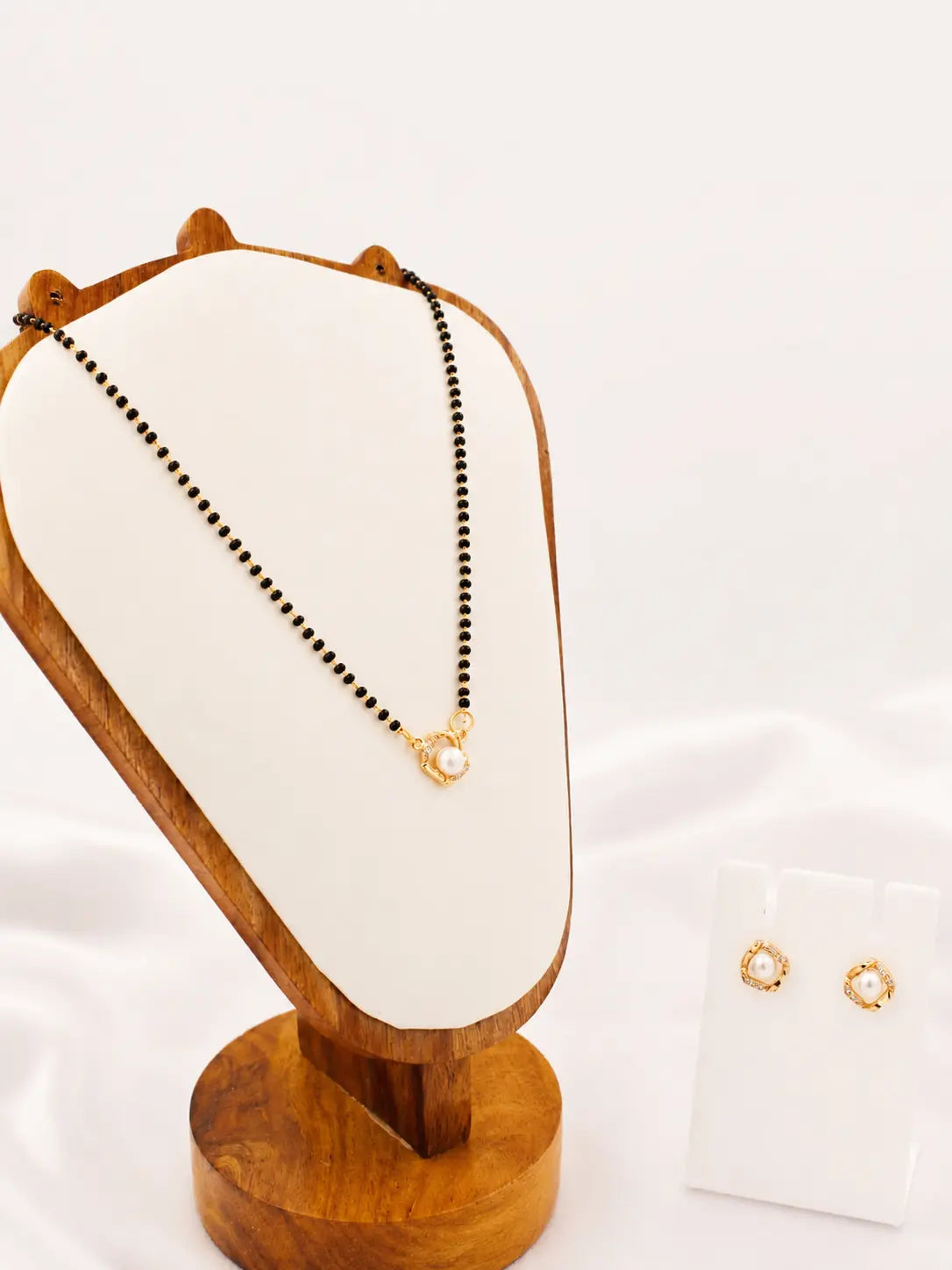 Pearl bloom mangalsutra set