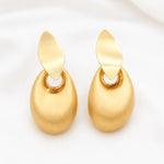 Load image into Gallery viewer, Golden Pebble Drop Earrings
