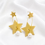Load image into Gallery viewer, Gold Shooting Star Pearl Earrings
