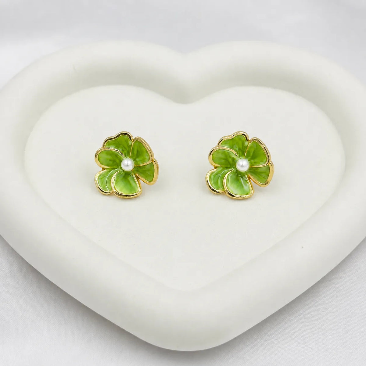 Green garden pearl studs