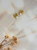 Load image into Gallery viewer, Celeste Pearl hoops
