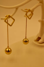 Load image into Gallery viewer, Ruvique Golden Orbit Drop Earings
