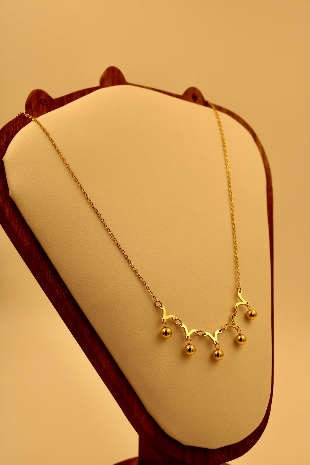 Ruvique Wavy Glow Chain Necklace