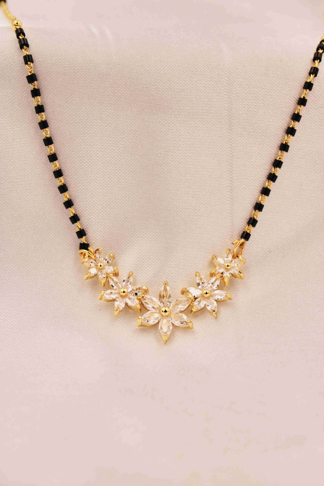 Ruvique Floral Spark Mangalsutra