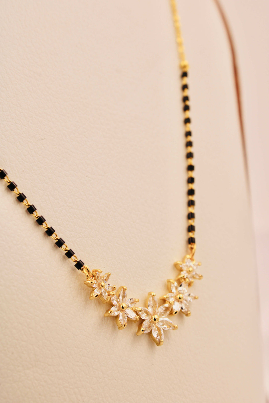 Ruvique Floral Spark Mangalsutra