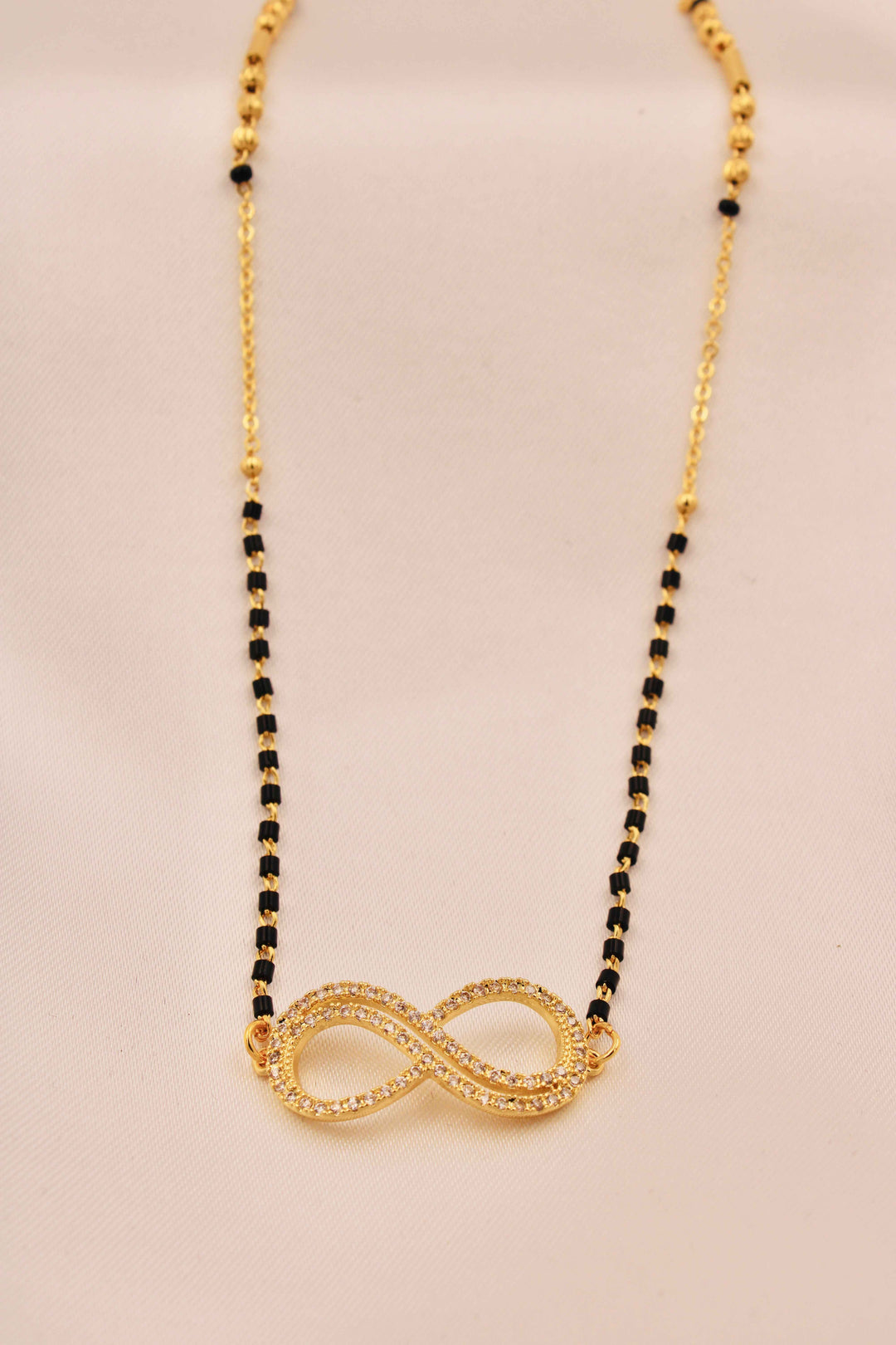 Ruvique Infinity Grace Mangalsutra