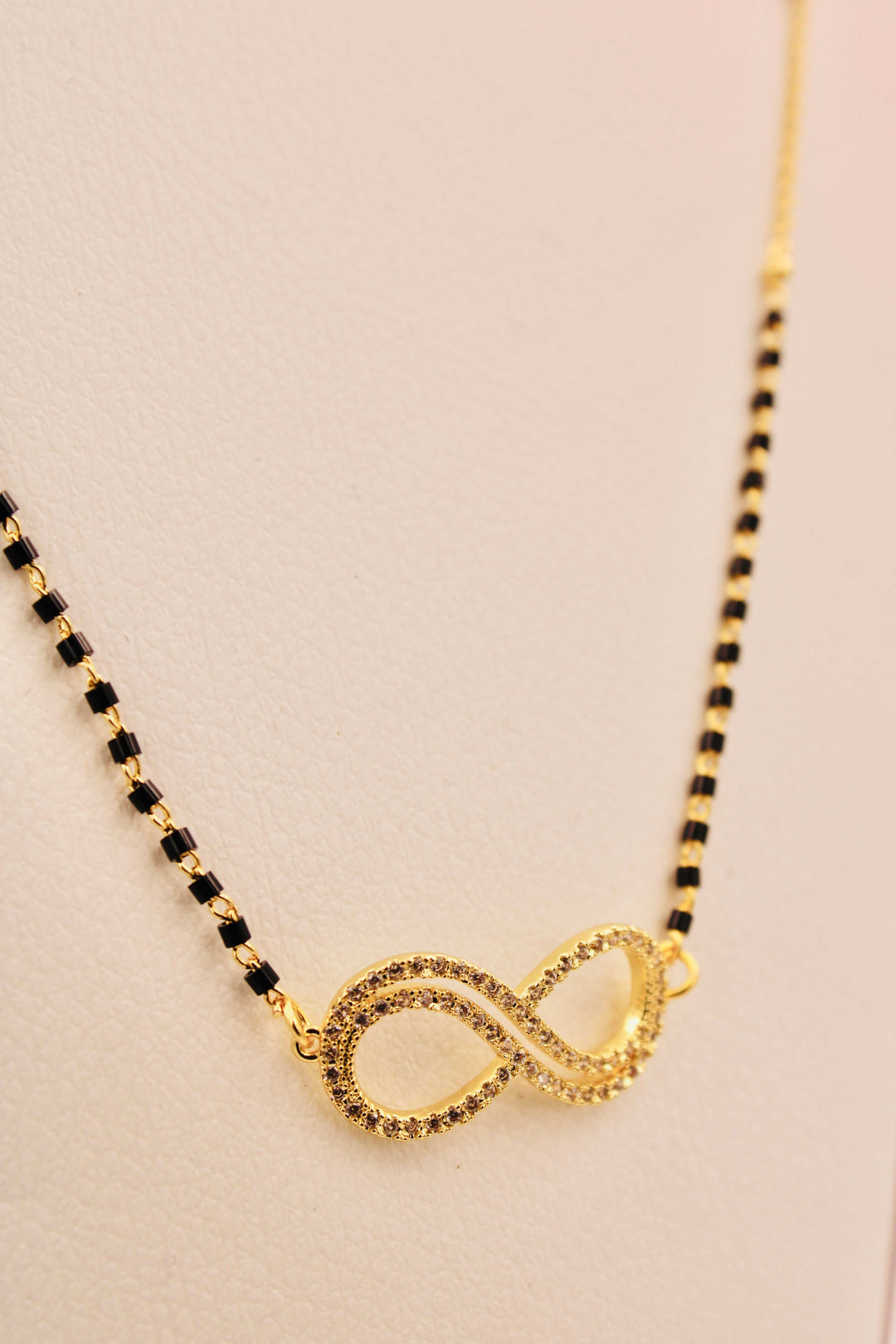 Ruvique Infinity Grace Mangalsutra