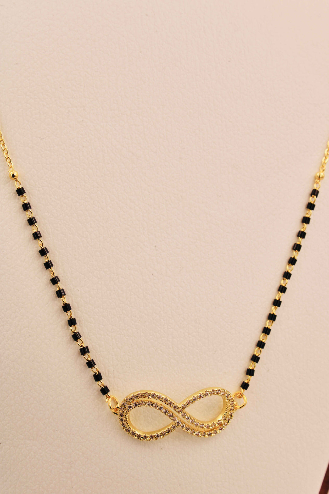 Ruvique Infinity Grace Mangalsutra