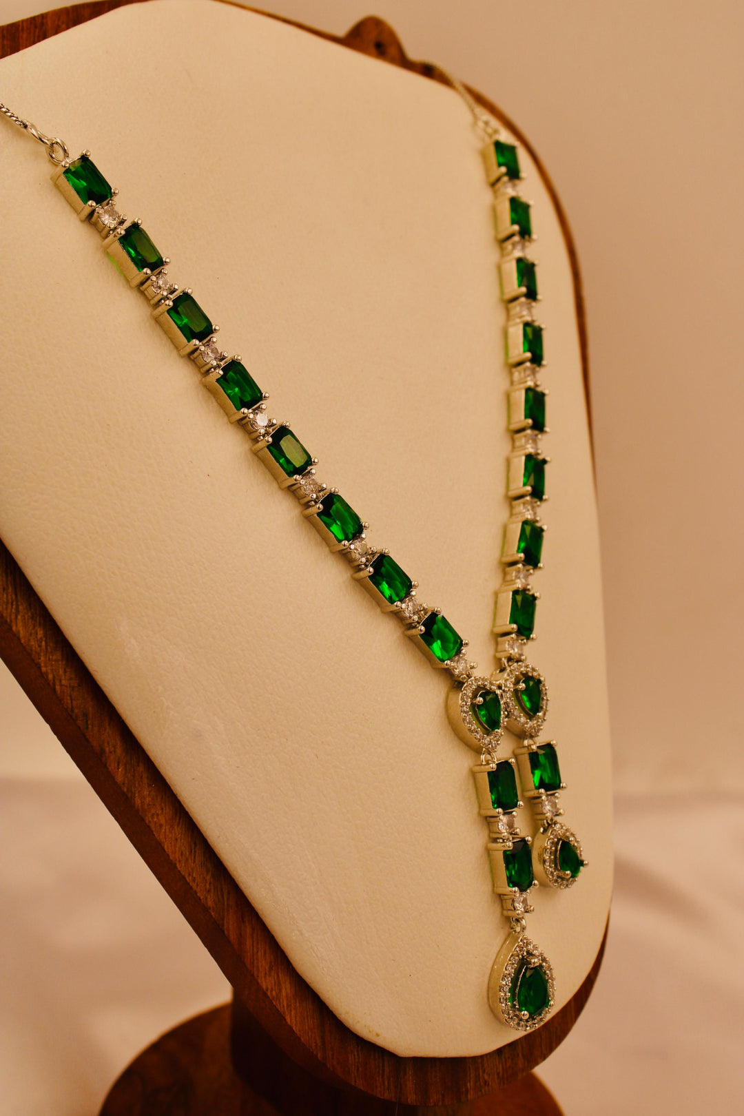 AD Emerald Green Elegance Necklace Set
