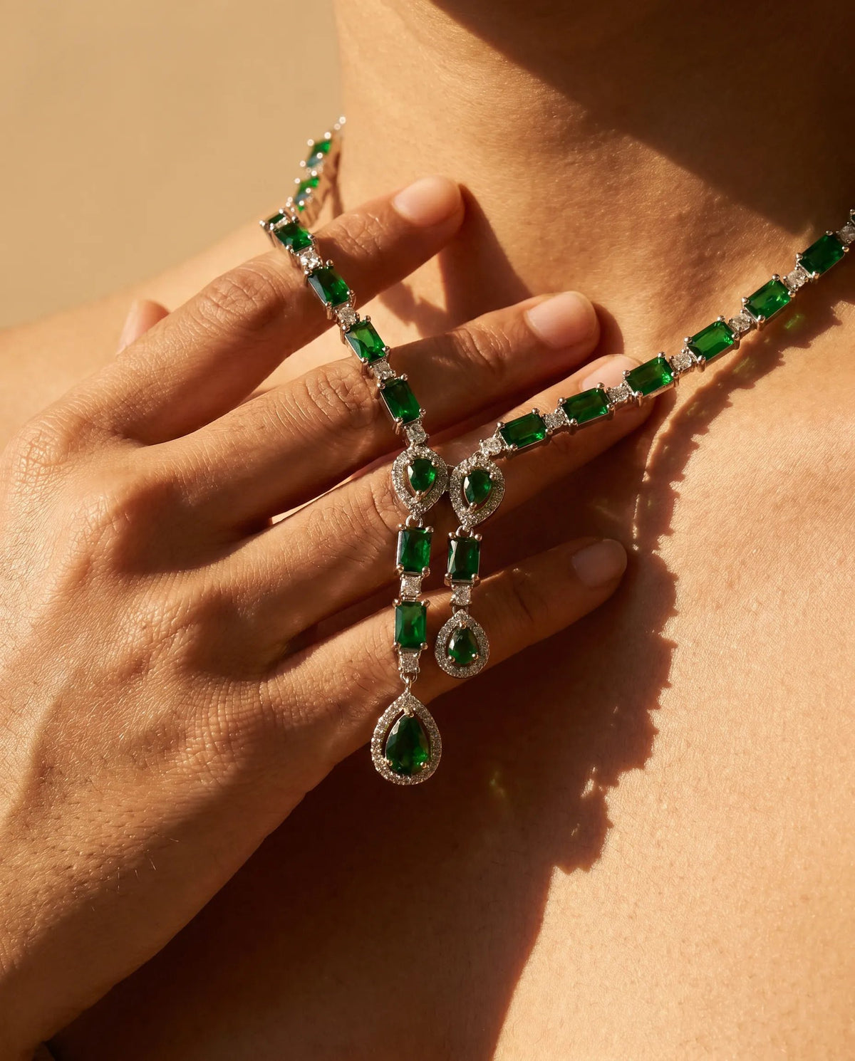 Ad emerald green elegance necklace set