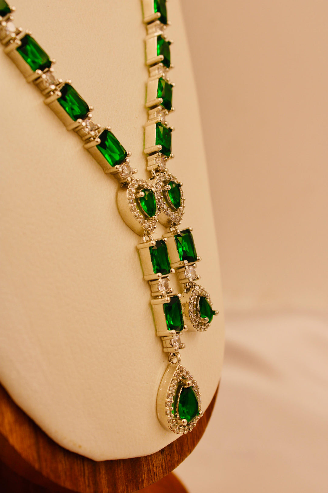 AD Emerald Green Elegance Necklace Set