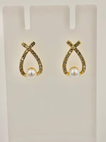 Load image into Gallery viewer, Ruvique Crystal Teardrop Pearl Stud Earrings
