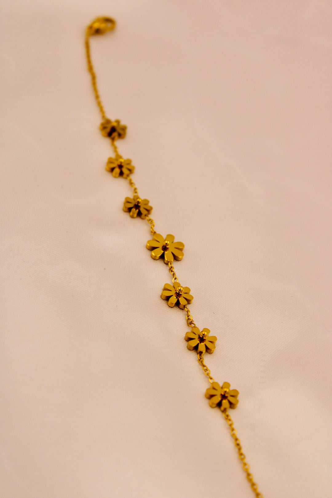 Gold Daisy Chain Bracelet