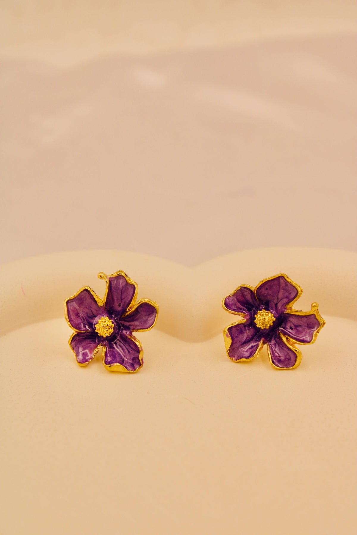 Purple bloom enamel stud earrings