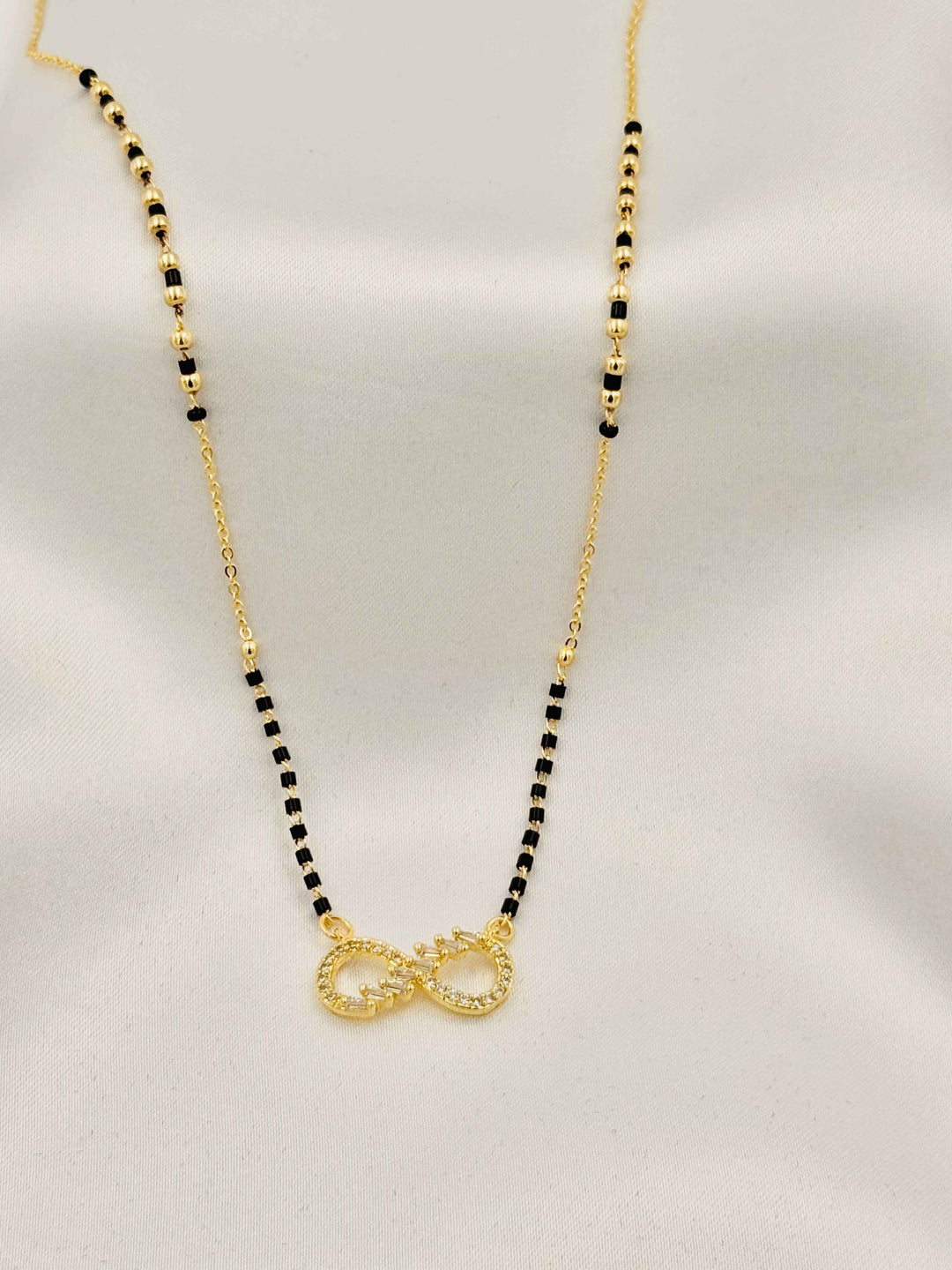 Ruvique Infinity Love Mangalsutra