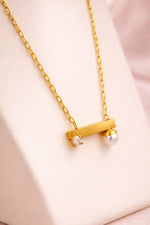 Load image into Gallery viewer, Pearl Bar Necklace
