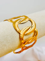 Load image into Gallery viewer, Ruvique Infinity Glow Cuff
