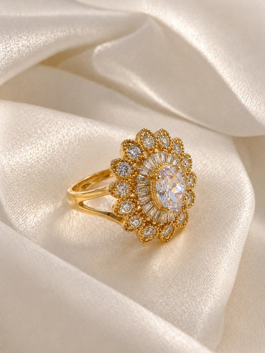 Ruvique Petal Crown Ring