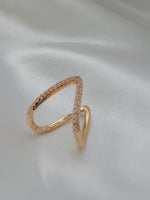 Load image into Gallery viewer, Ruvique Sharp Rose Gold V Ring
