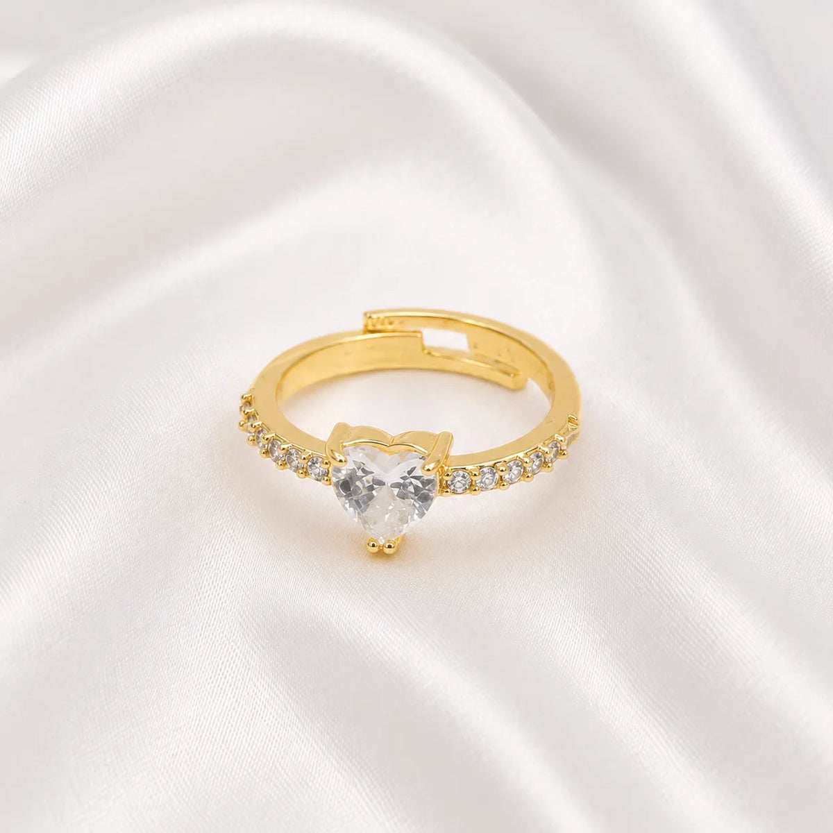 Sweetheart crystal ring