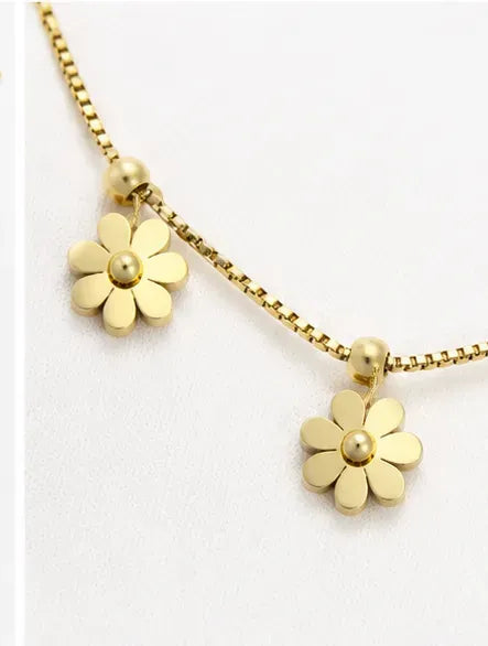 Daisy Charm Station Necklace