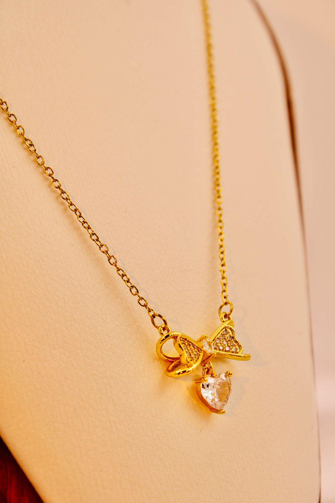 Ruvique Love Bow Necklace