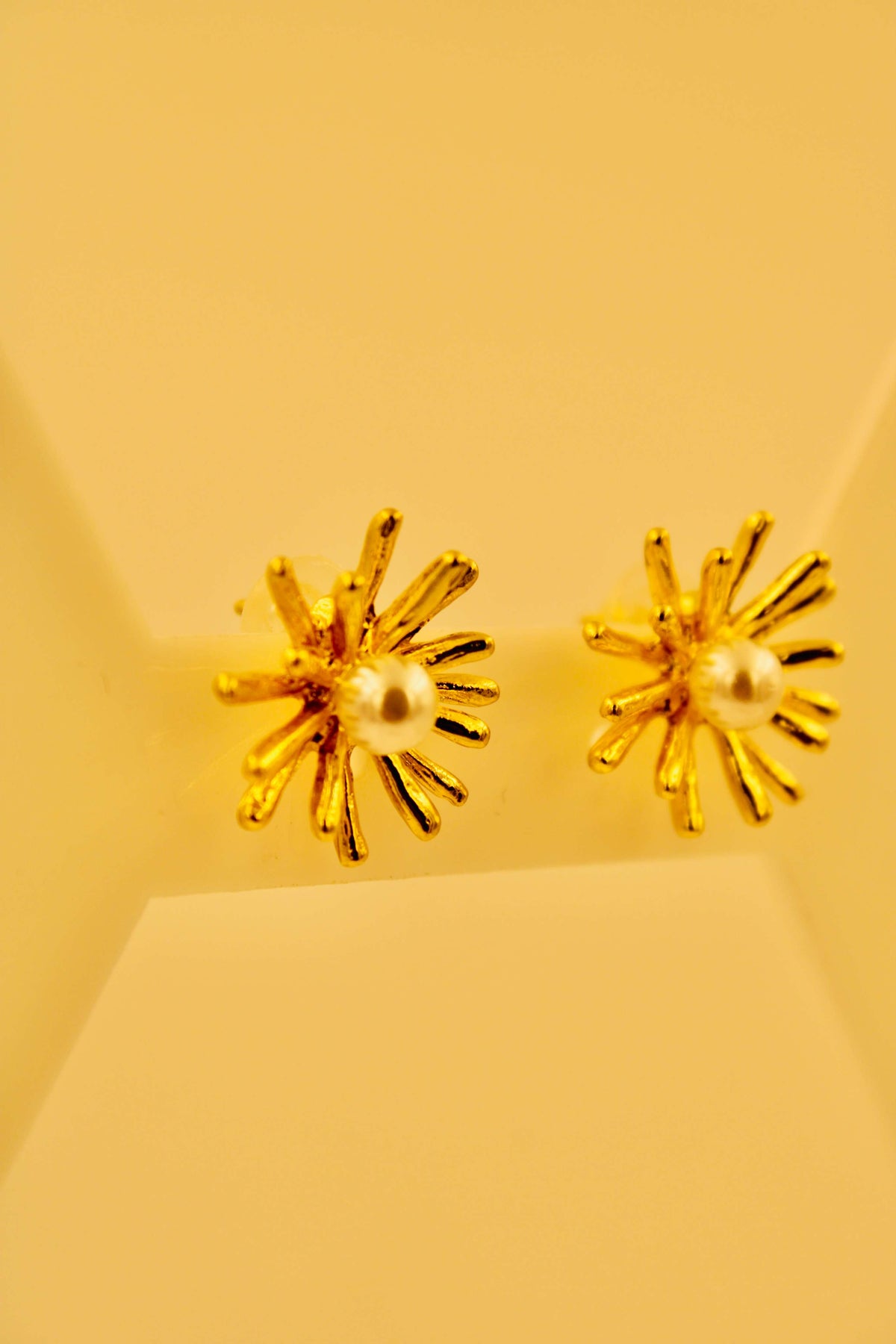 Astra pearl studs