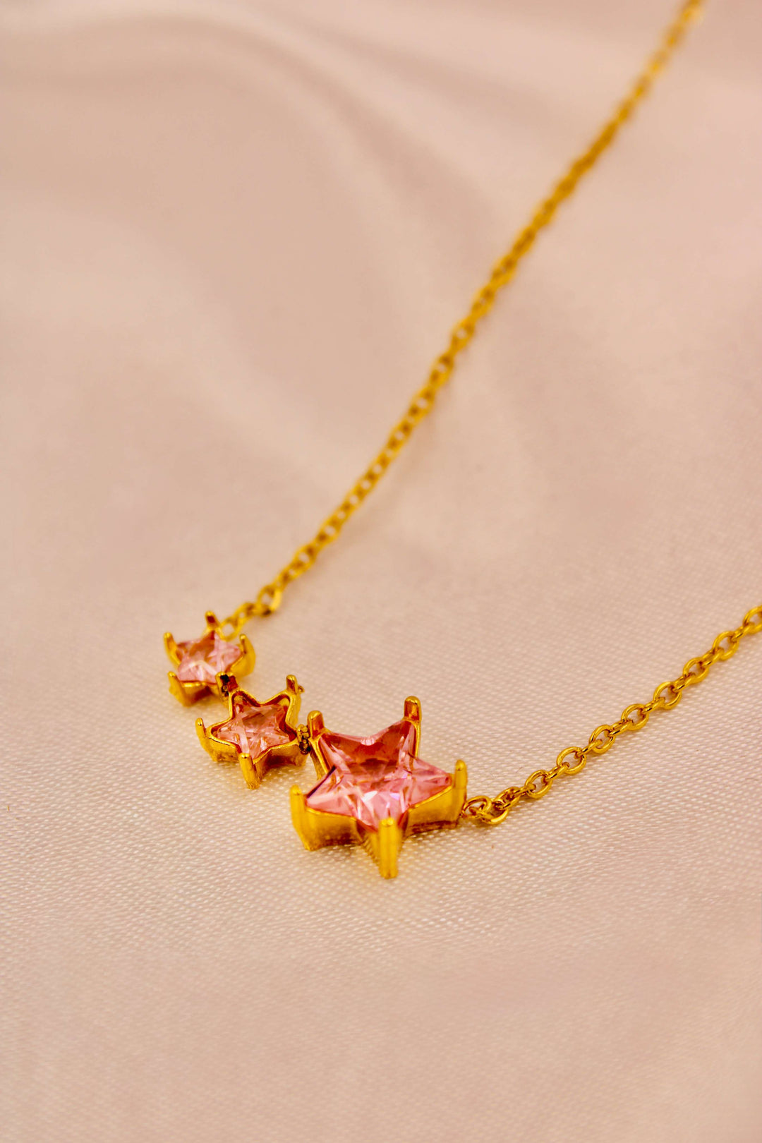 Pink Vibes Star Chain Necklace