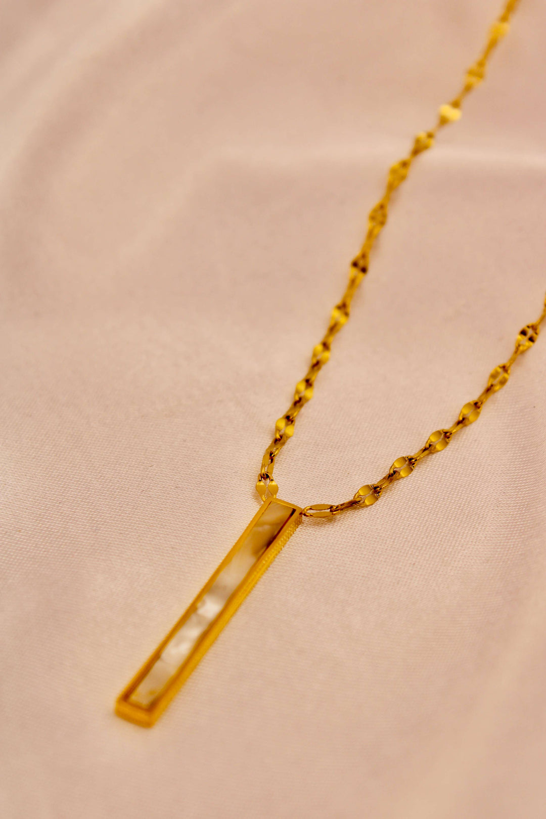Ruvique Celeste Bar Necklace