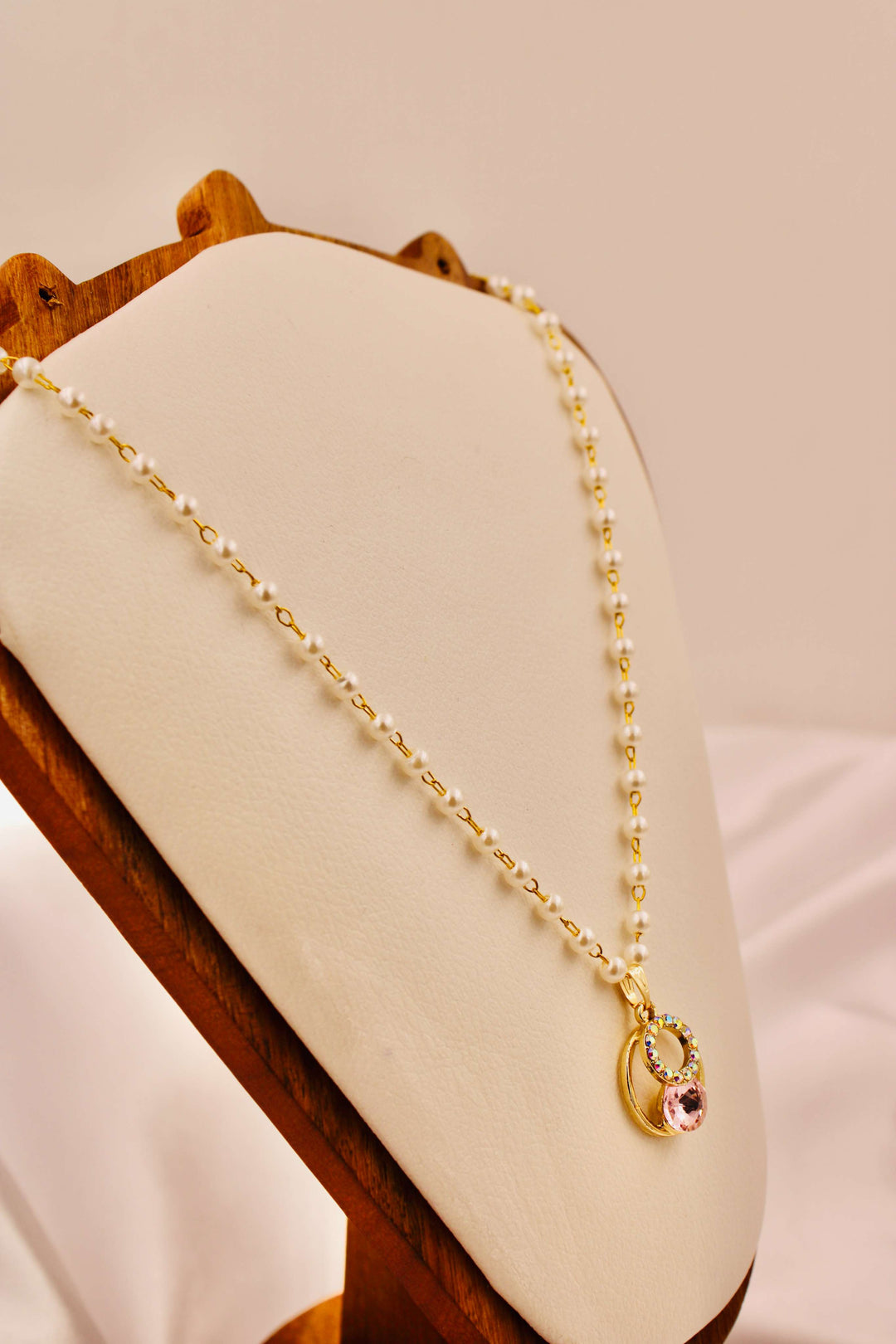 Rosa Pearl Circle Necklace