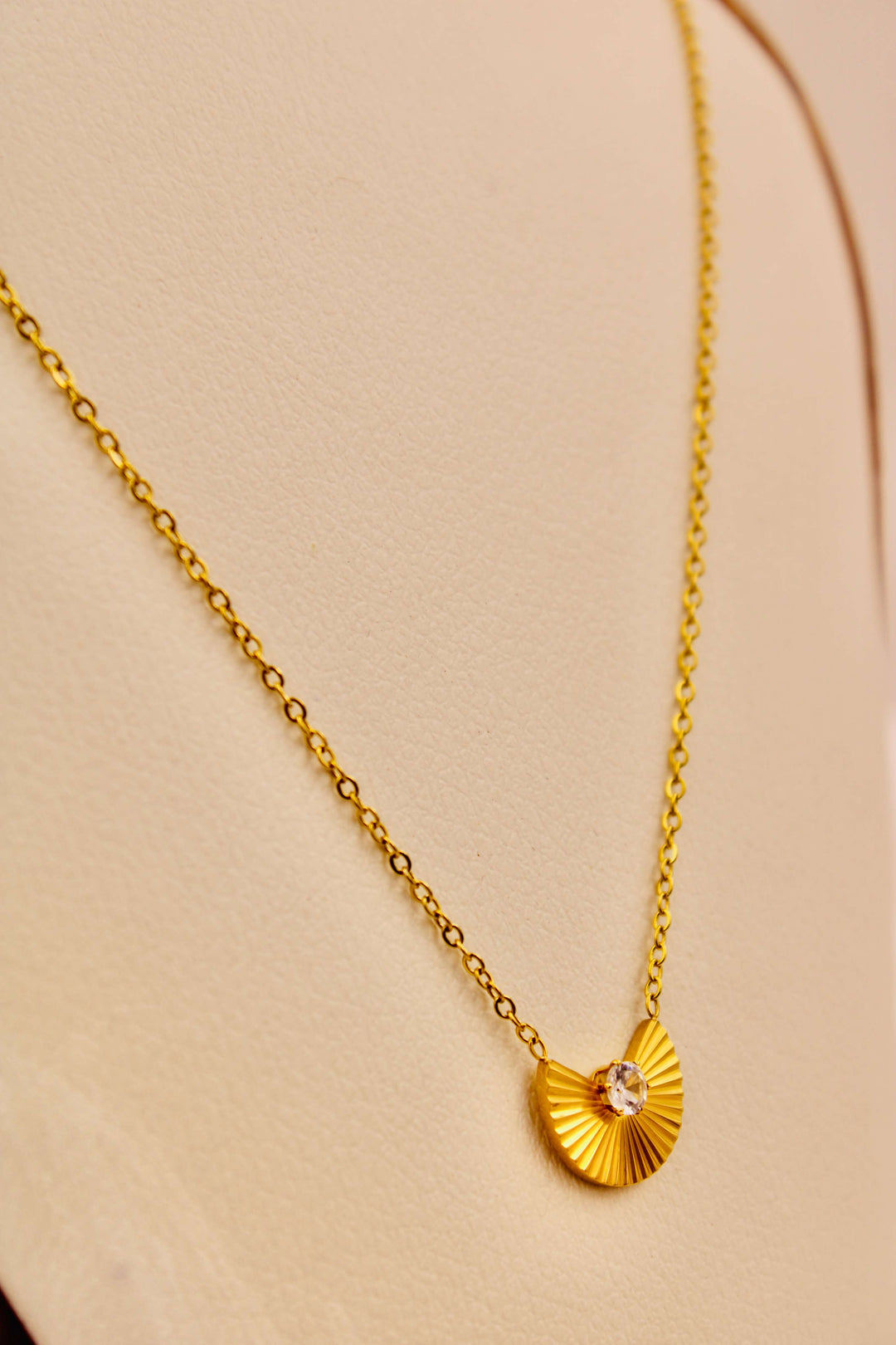Celeste Shell Pendant Necklace