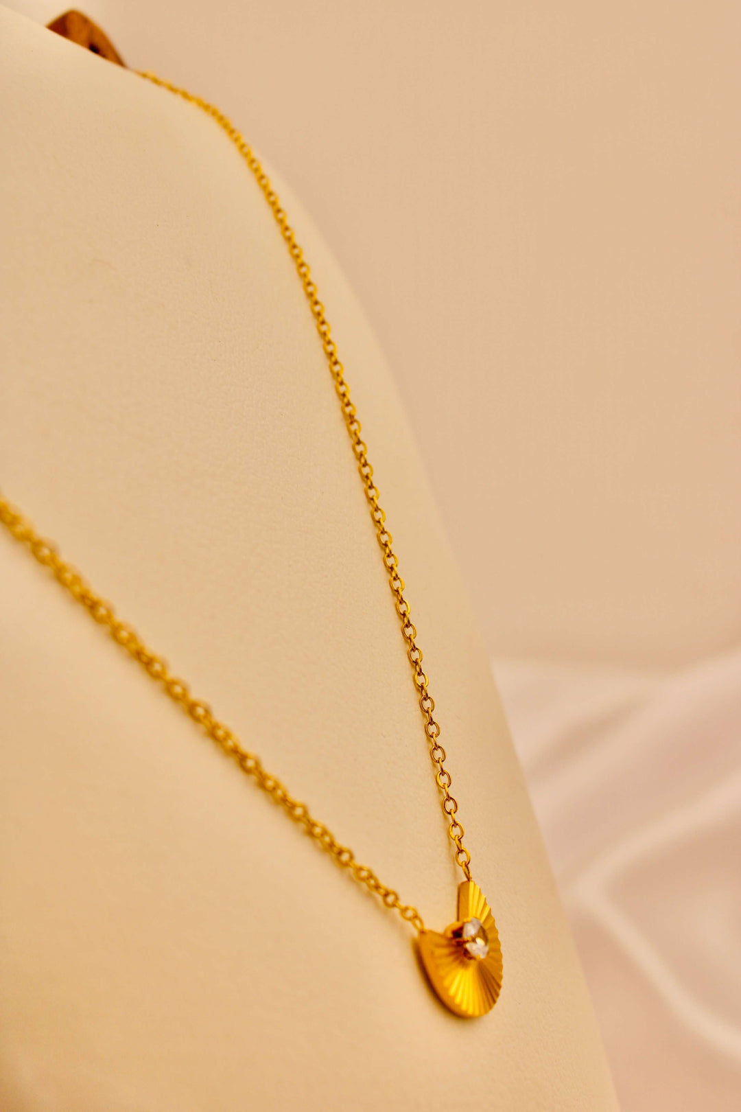 Celeste Shell Pendant Necklace