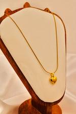 Load image into Gallery viewer, Aurum Heart Pendant Necklace

