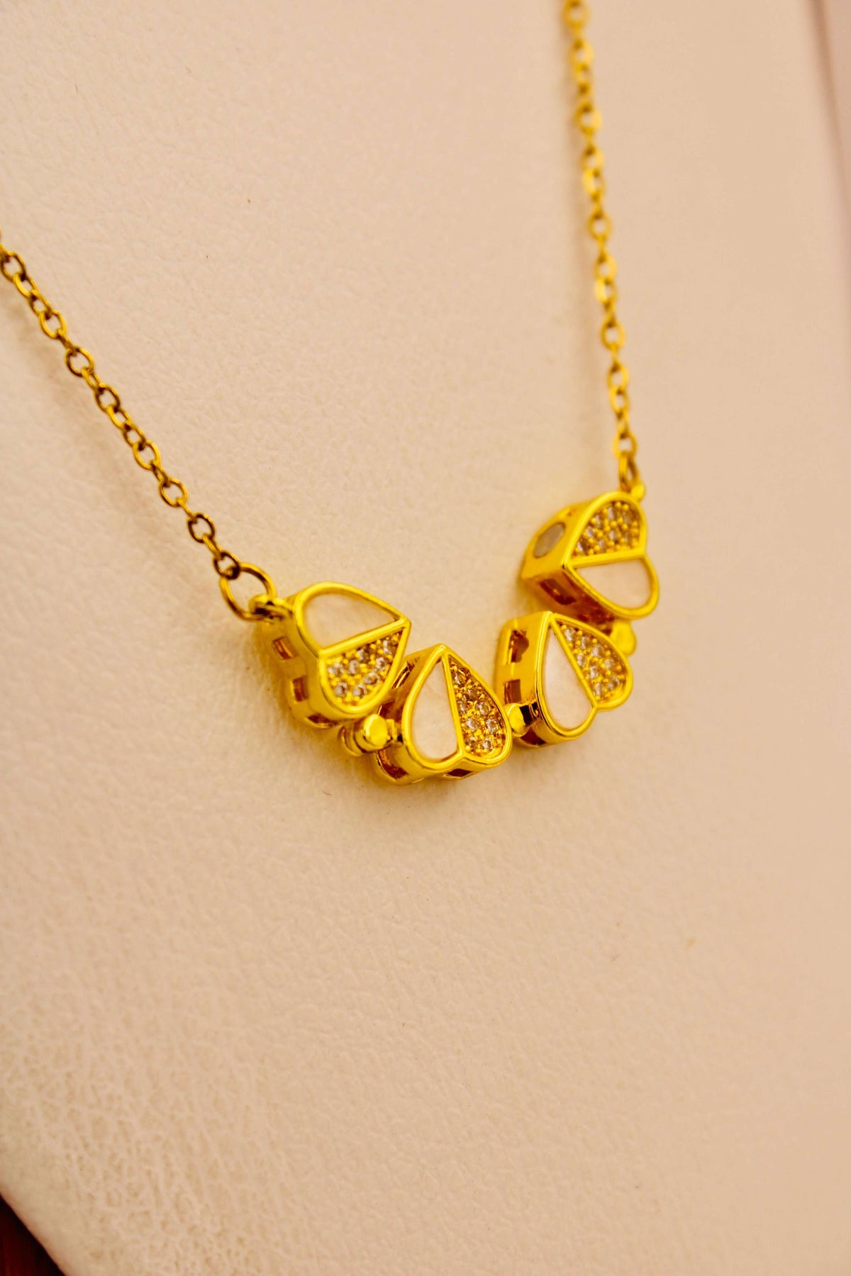 Hearts in bloom necklace