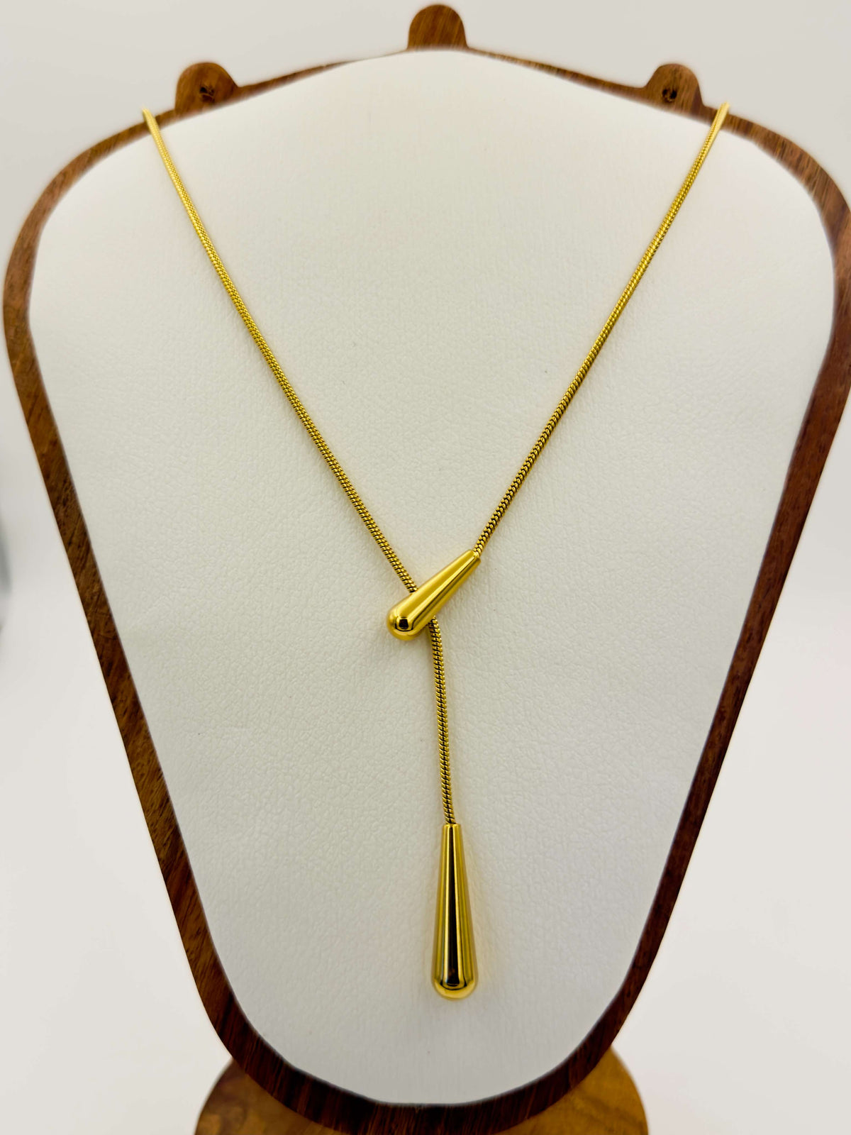 Ruvique luna drop chain necklace