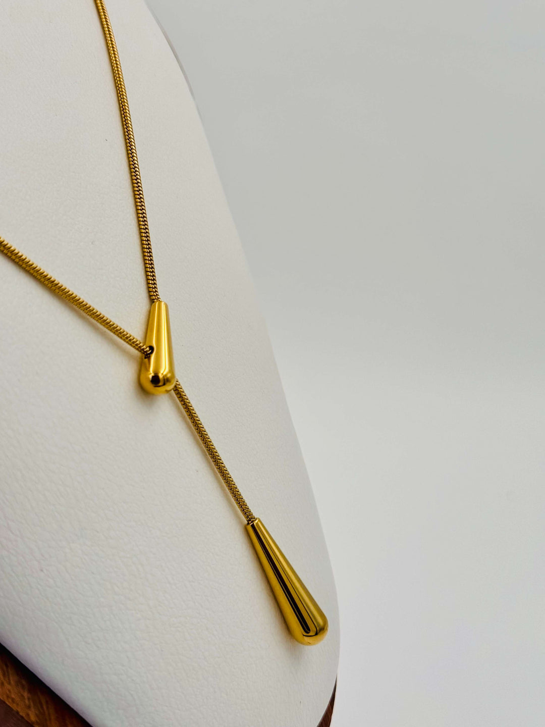 Ruvique Luna Drop Chain Necklace