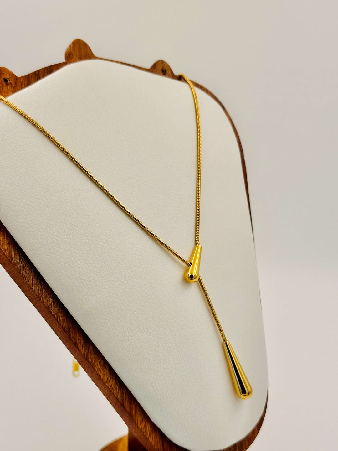 Ruvique Luna Drop Chain Necklace