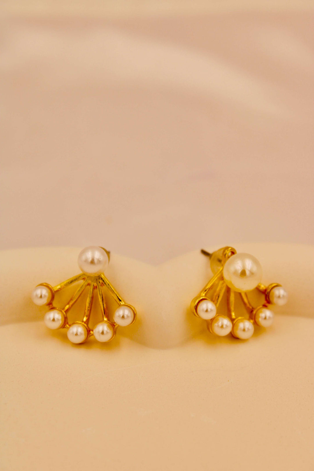Plume Pearl Studs