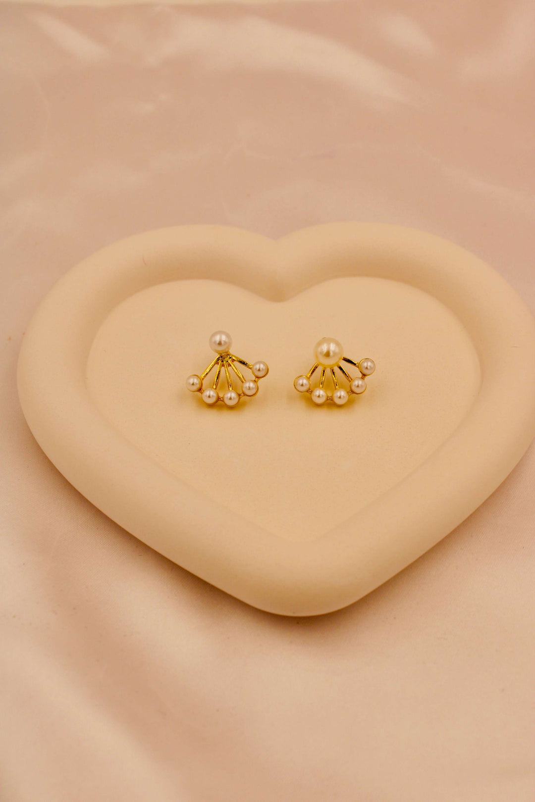 Plume Pearl Studs