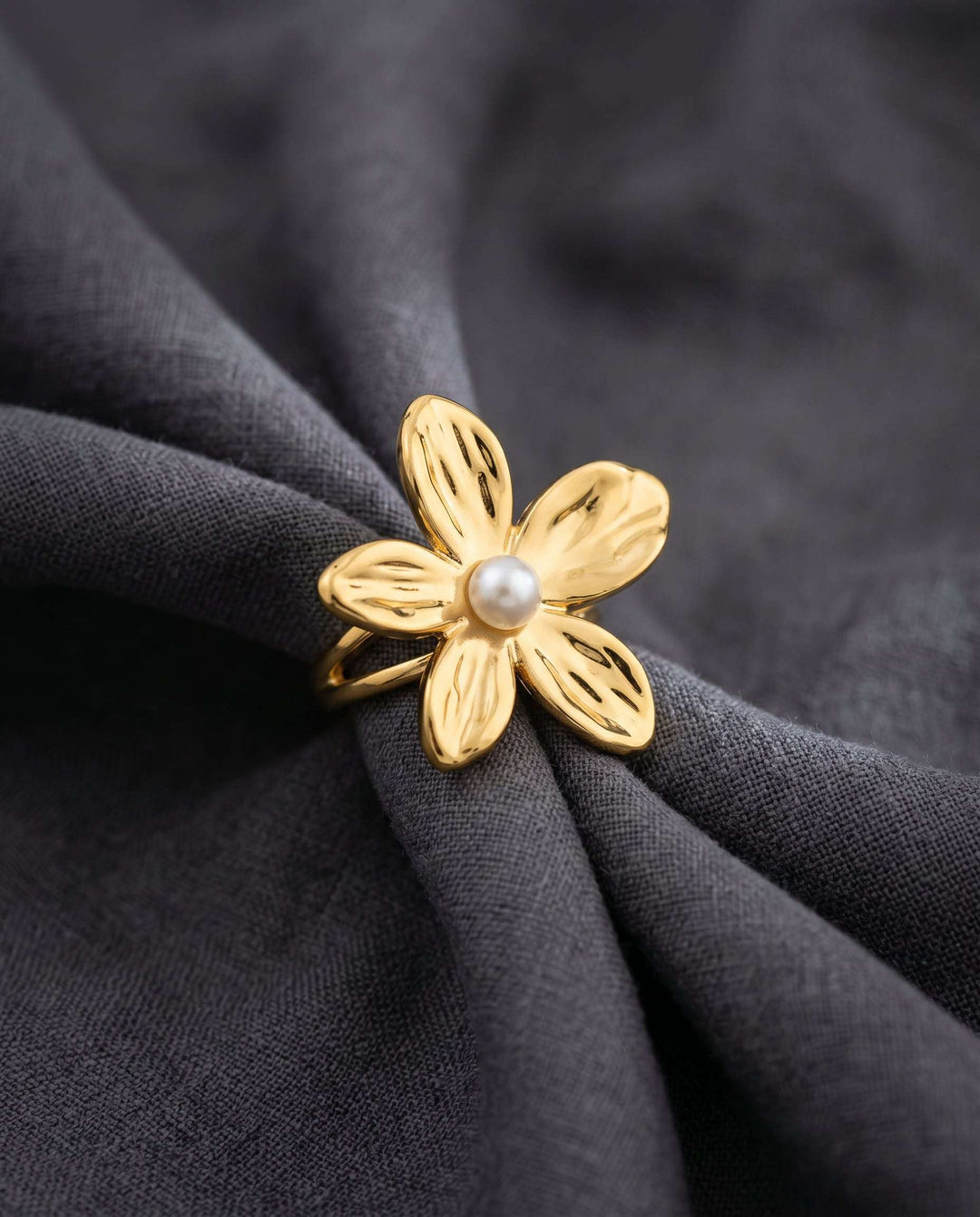 Petal Pearl Gold Ring
